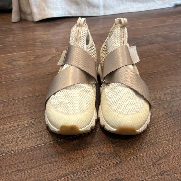 Sorel Kinetic Sneaker cream & tan size 9.5 - Picture 1 of 6